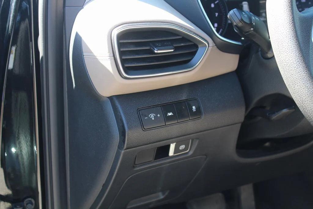 used 2023 Hyundai Santa Fe car, priced at $20,925