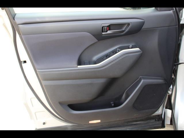 used 2023 Toyota Highlander car, priced at $30,594