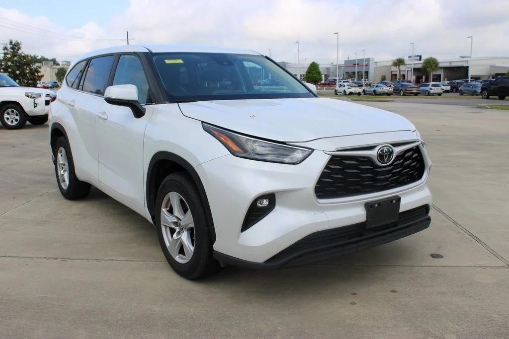 used 2023 Toyota Highlander car, priced at $30,995