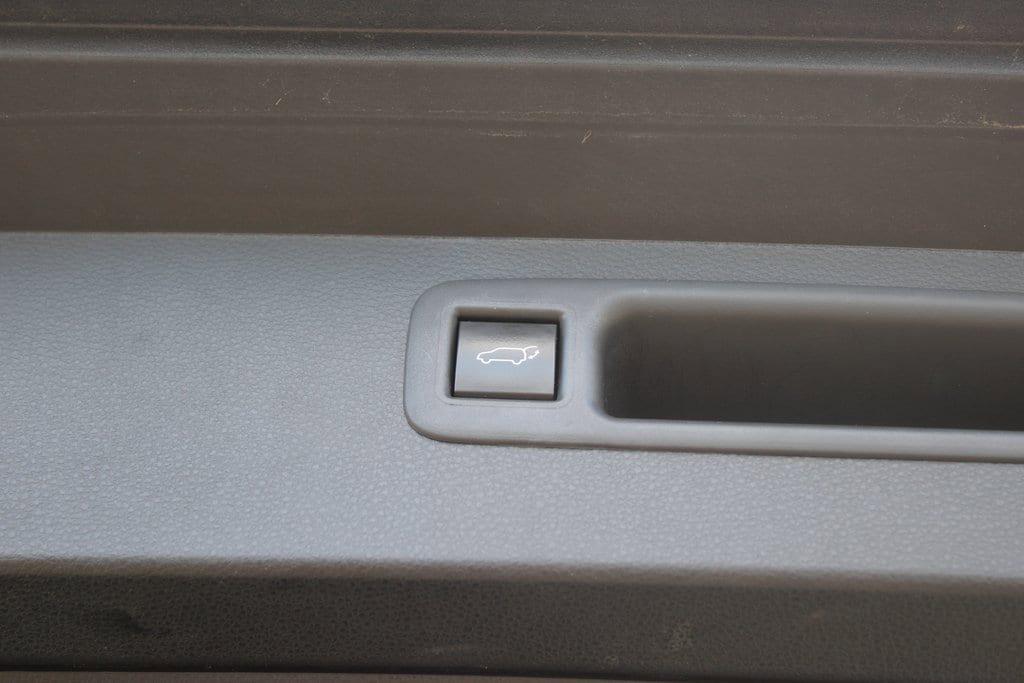 used 2023 Toyota Highlander car, priced at $30,995