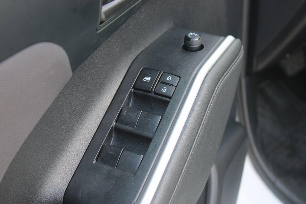 used 2023 Toyota Highlander car, priced at $29,995