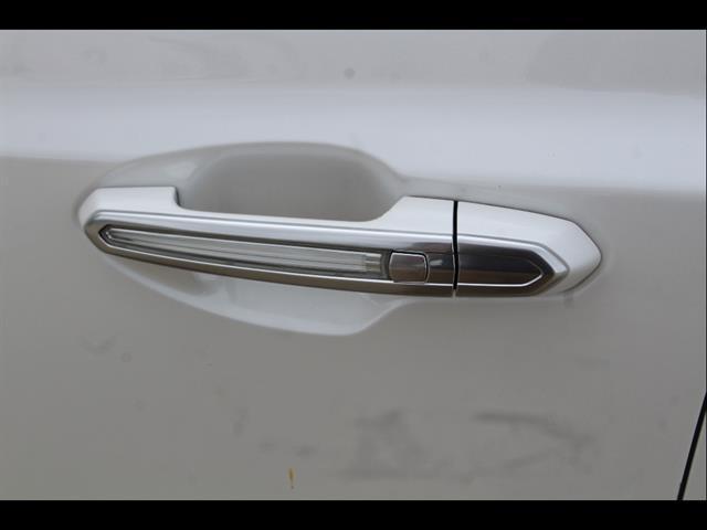 used 2021 Cadillac XT5 car, priced at $28,600