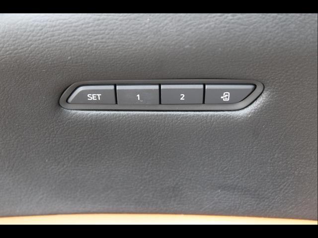 used 2021 Cadillac XT5 car, priced at $28,600