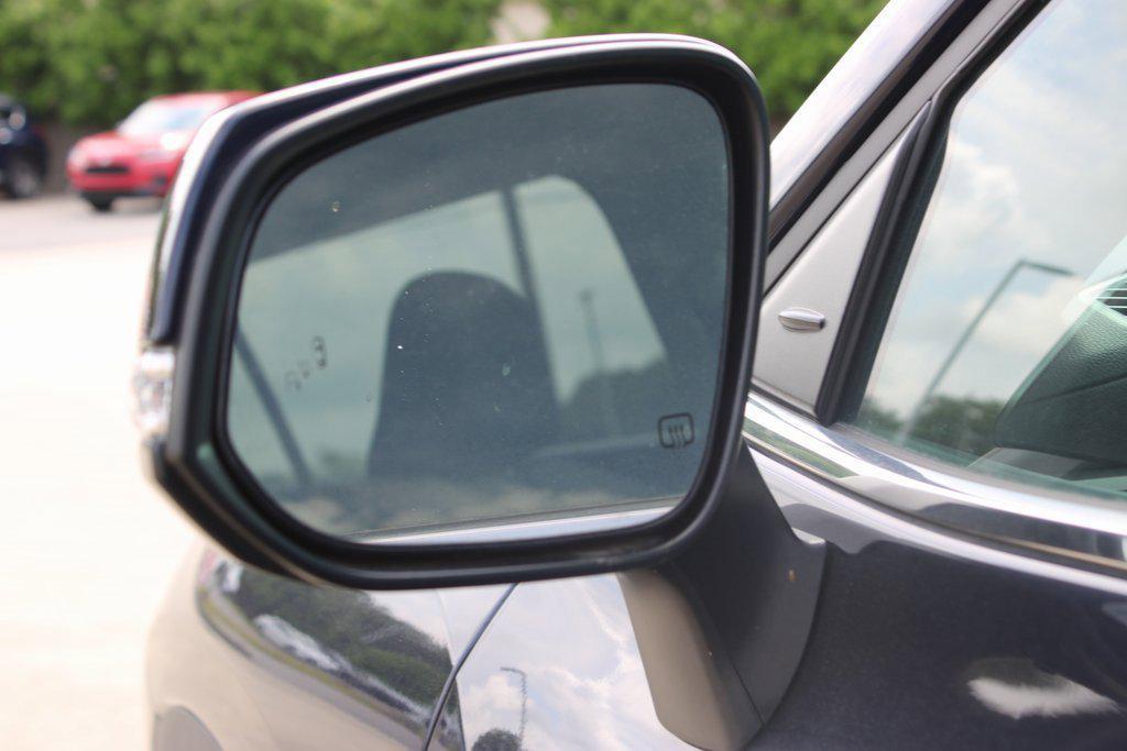 used 2023 Toyota Highlander car, priced at $30,795