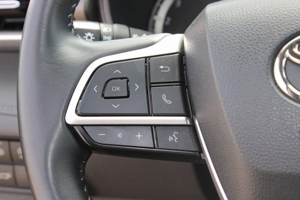 used 2023 Toyota Highlander car, priced at $30,795