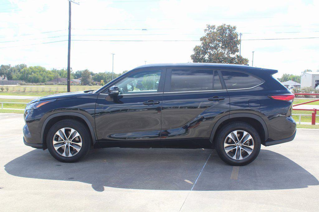 used 2023 Toyota Highlander car, priced at $34,895