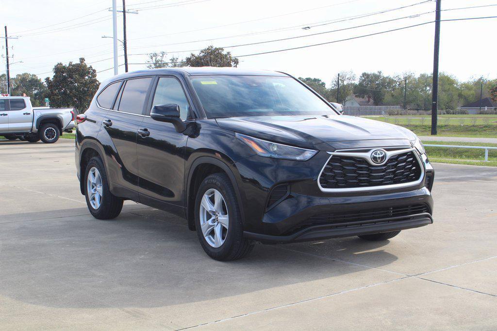 used 2023 Toyota Highlander car, priced at $33,995