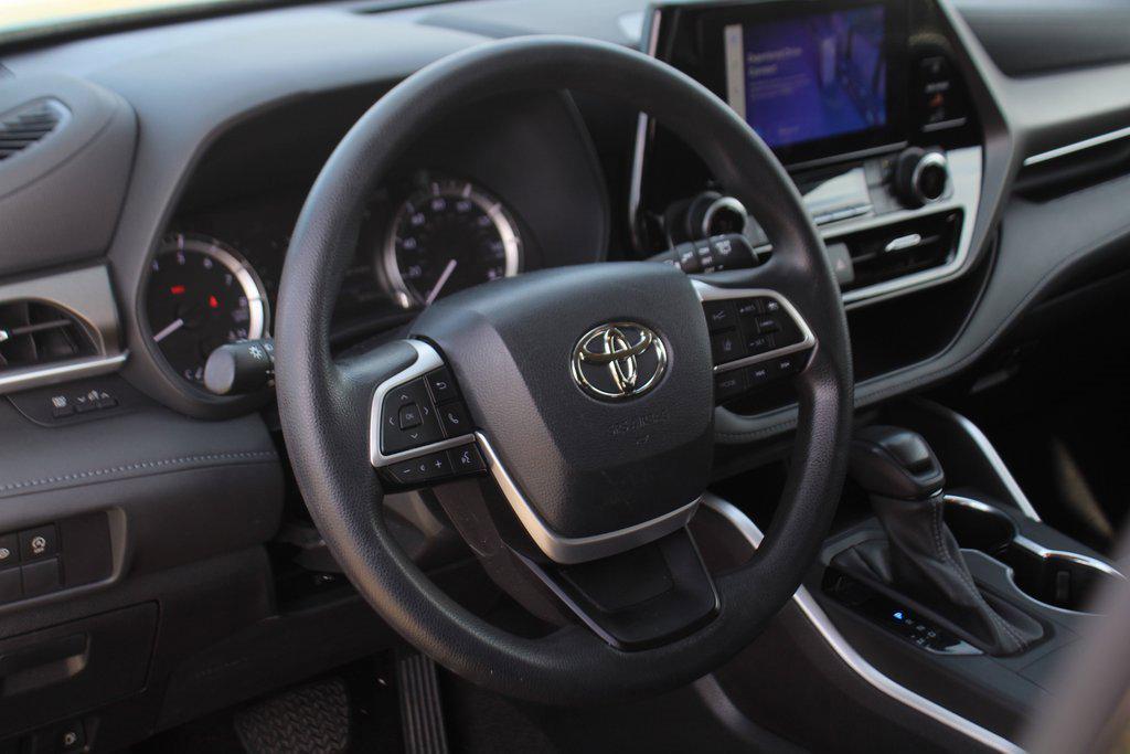 used 2023 Toyota Highlander car, priced at $33,995