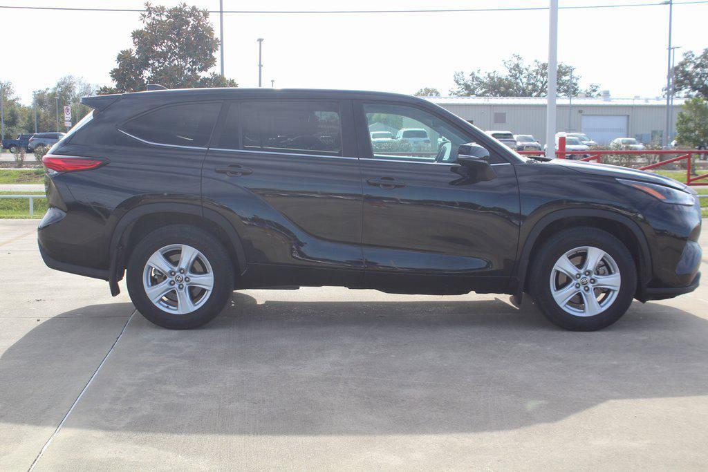 used 2023 Toyota Highlander car, priced at $33,995
