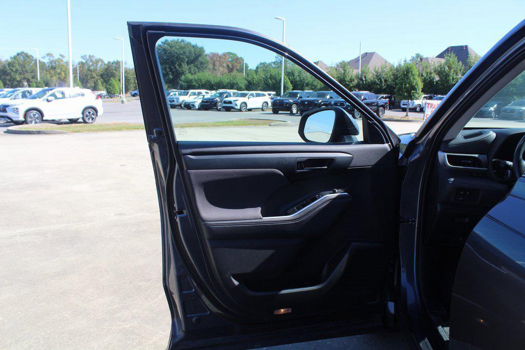 used 2023 Toyota Highlander car, priced at $29,995