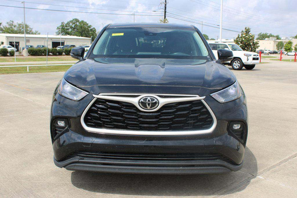 used 2023 Toyota Highlander car, priced at $29,995