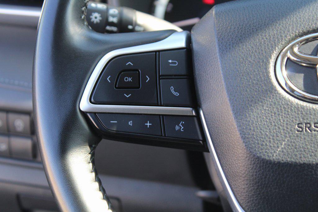 used 2023 Toyota Highlander car, priced at $29,995