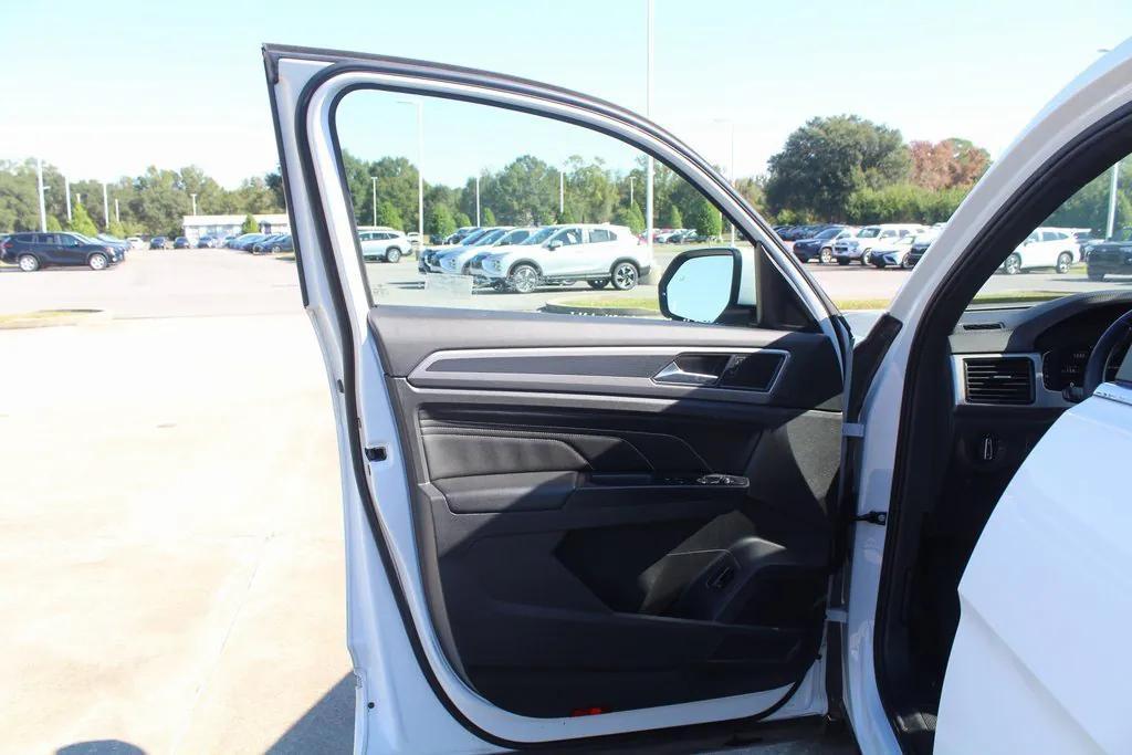 used 2020 Volkswagen Atlas Cross Sport car, priced at $21,695