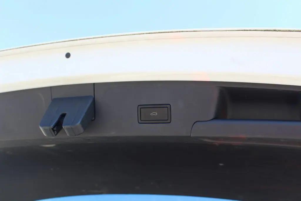 used 2020 Volkswagen Atlas Cross Sport car, priced at $21,695