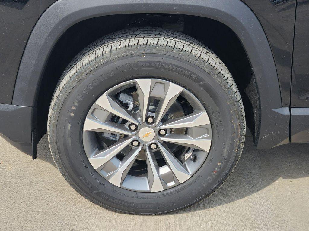 new 2026 Chevrolet Equinox car, priced at $31,556