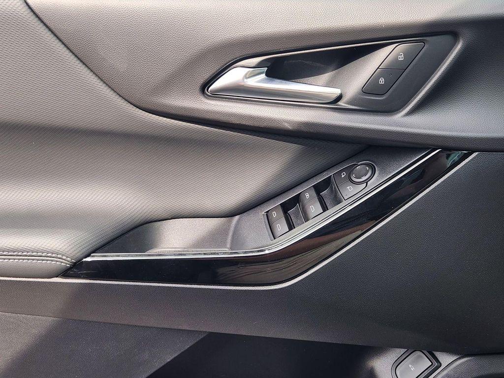 new 2026 Chevrolet Equinox car, priced at $31,556