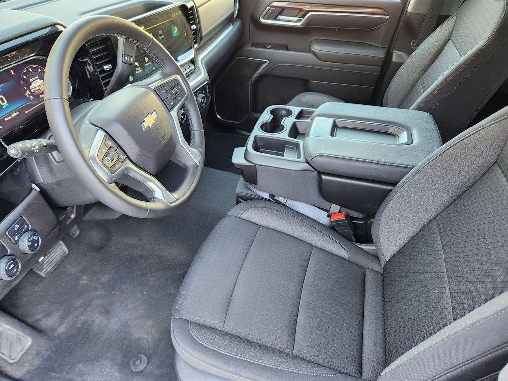 new 2025 Chevrolet Silverado 1500 car, priced at $48,634