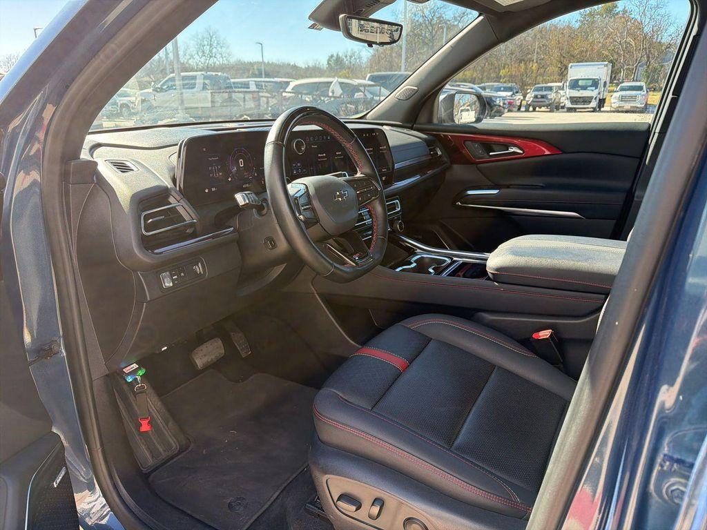 used 2024 Chevrolet Traverse car, priced at $42,587