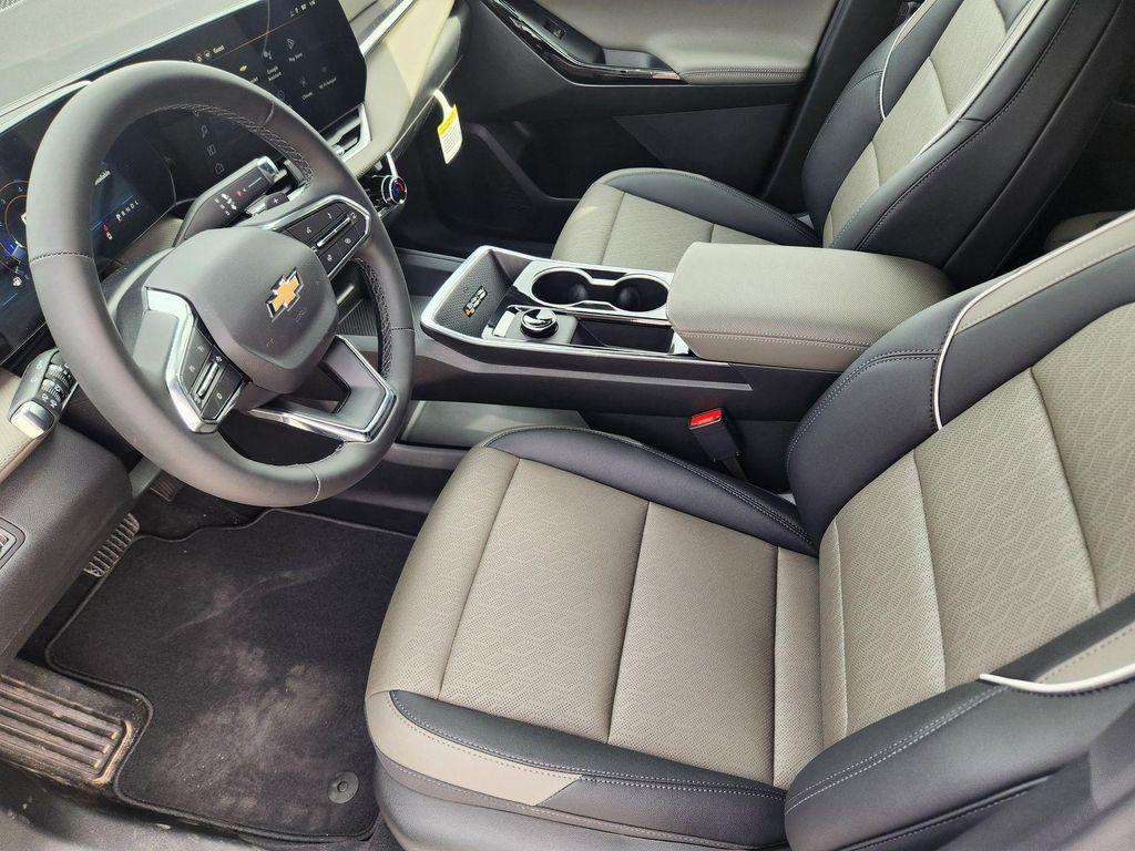 new 2026 Chevrolet Equinox car, priced at $31,556