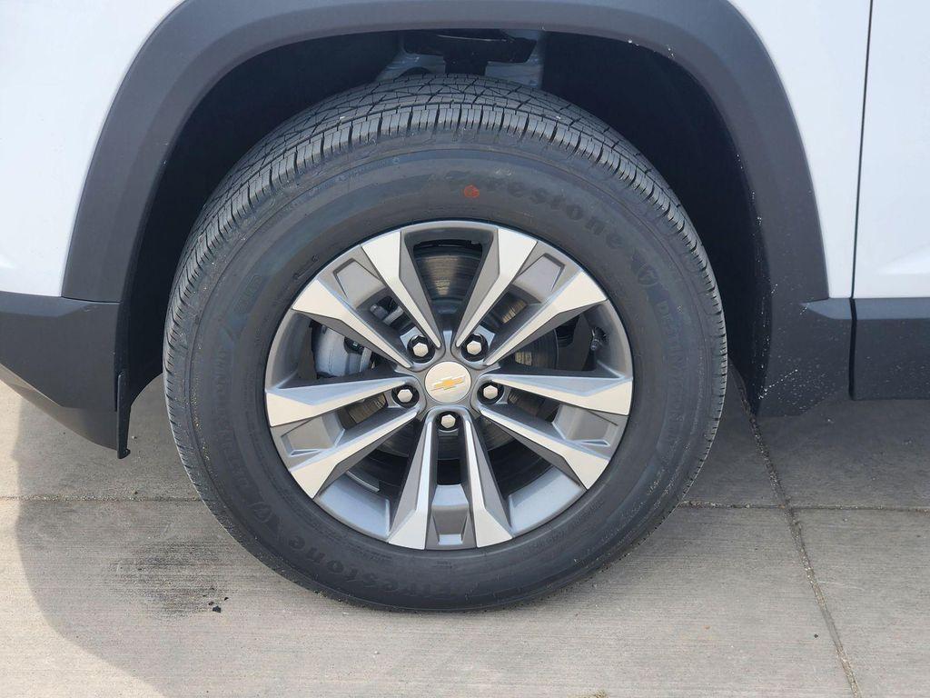 new 2026 Chevrolet Equinox car, priced at $31,556