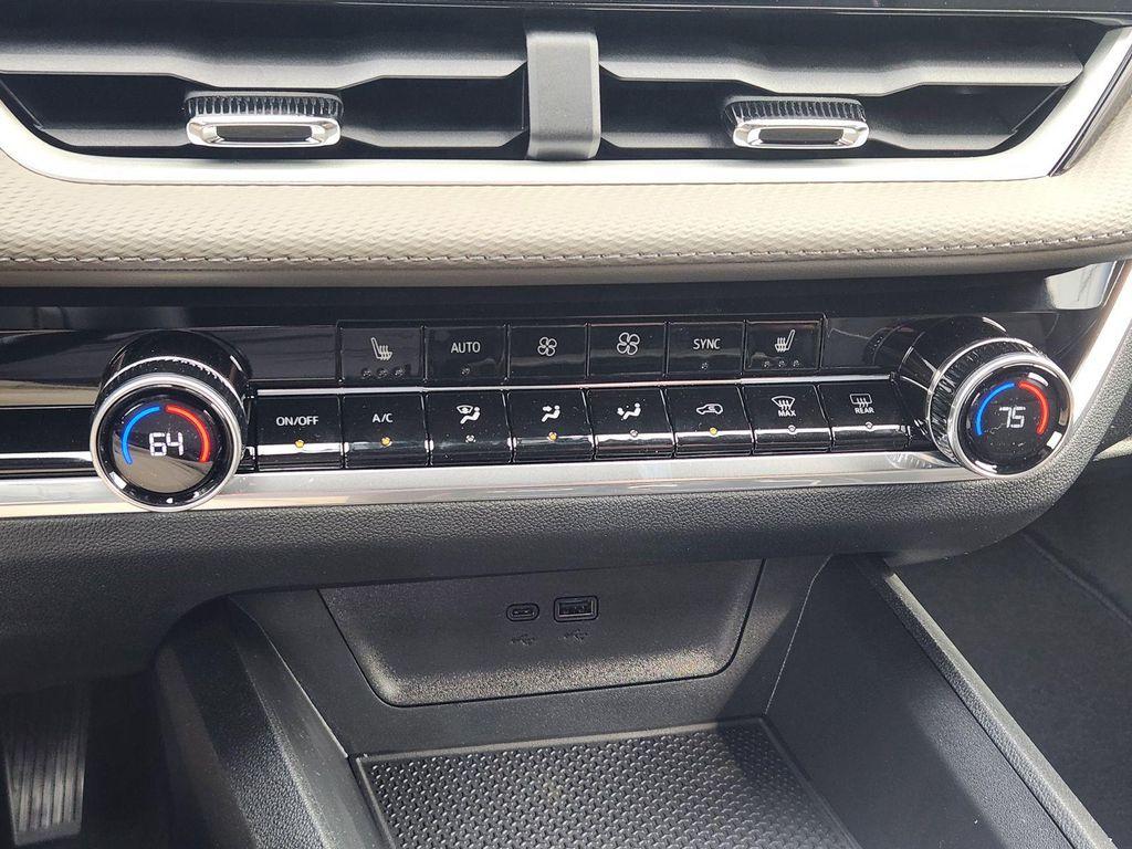 new 2026 Chevrolet Equinox car, priced at $31,556