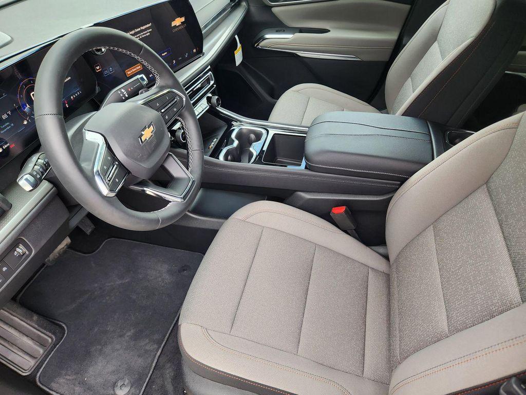 new 2026 Chevrolet Traverse car, priced at $45,195