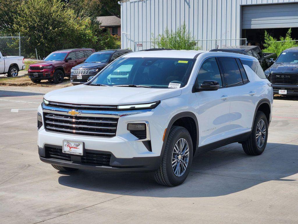 new 2026 Chevrolet Traverse car, priced at $40,995