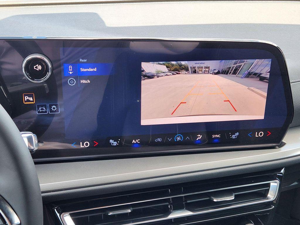 new 2026 Chevrolet Traverse car, priced at $40,995