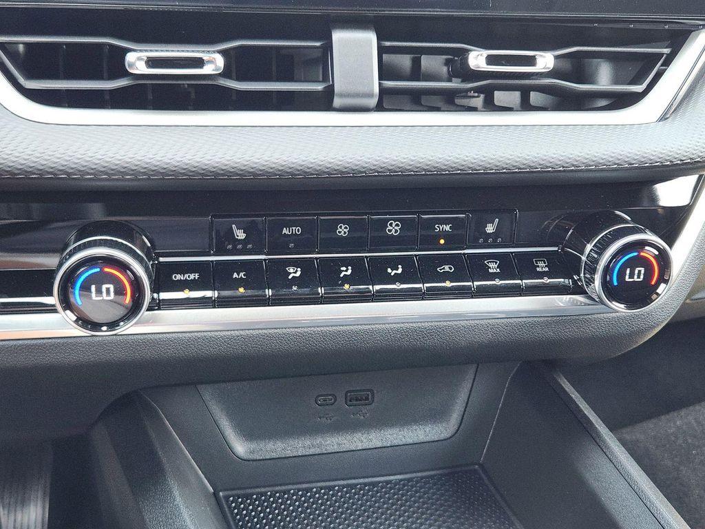 new 2026 Chevrolet Equinox car, priced at $31,040