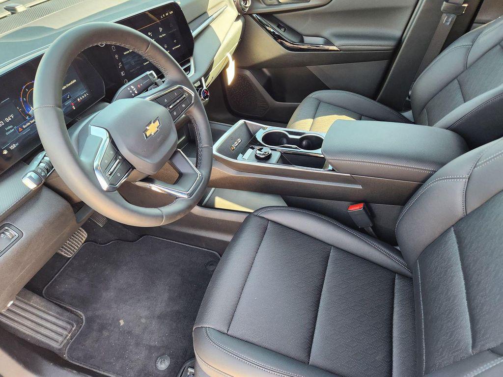 new 2026 Chevrolet Equinox car, priced at $31,924