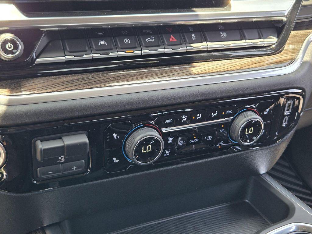 new 2025 Chevrolet Silverado 1500 car, priced at $47,925