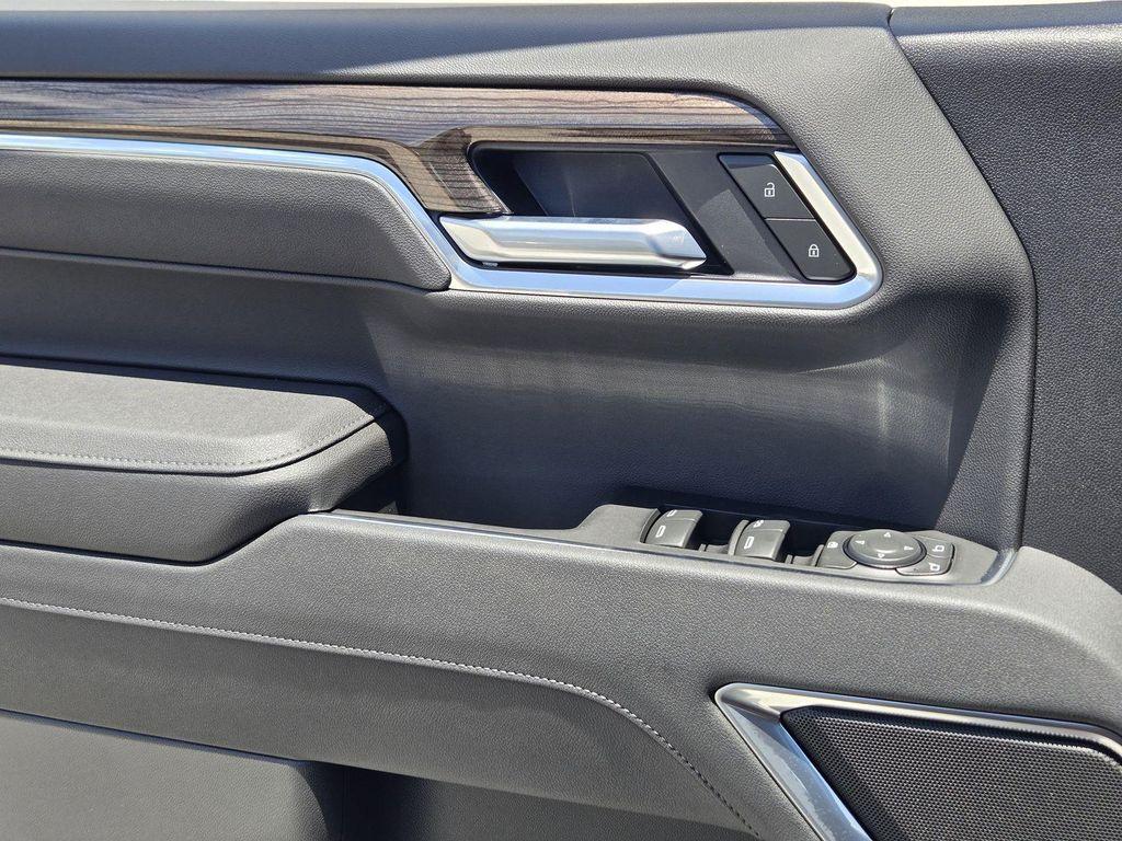 new 2025 Chevrolet Silverado 1500 car, priced at $47,925