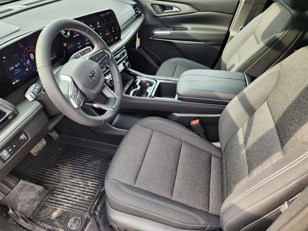 new 2026 Chevrolet Traverse car, priced at $47,204