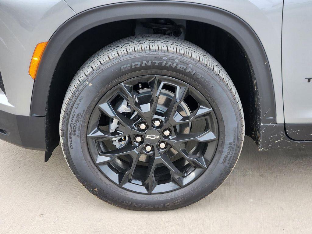 new 2026 Chevrolet Traverse car, priced at $47,204