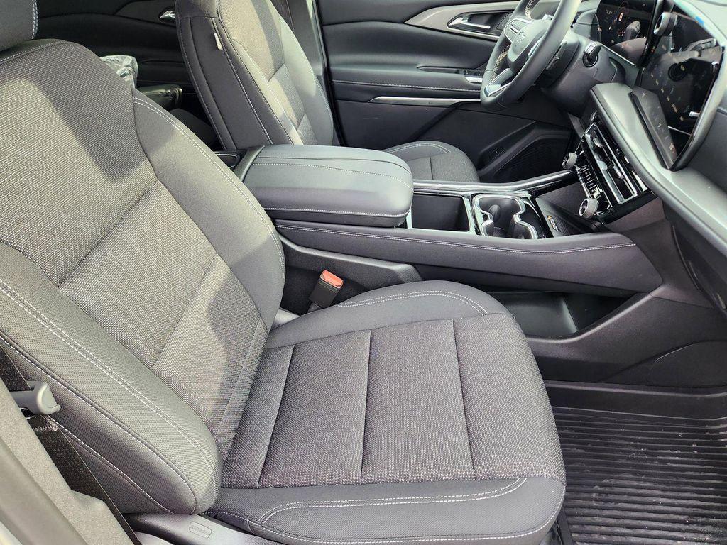 new 2026 Chevrolet Traverse car, priced at $47,204