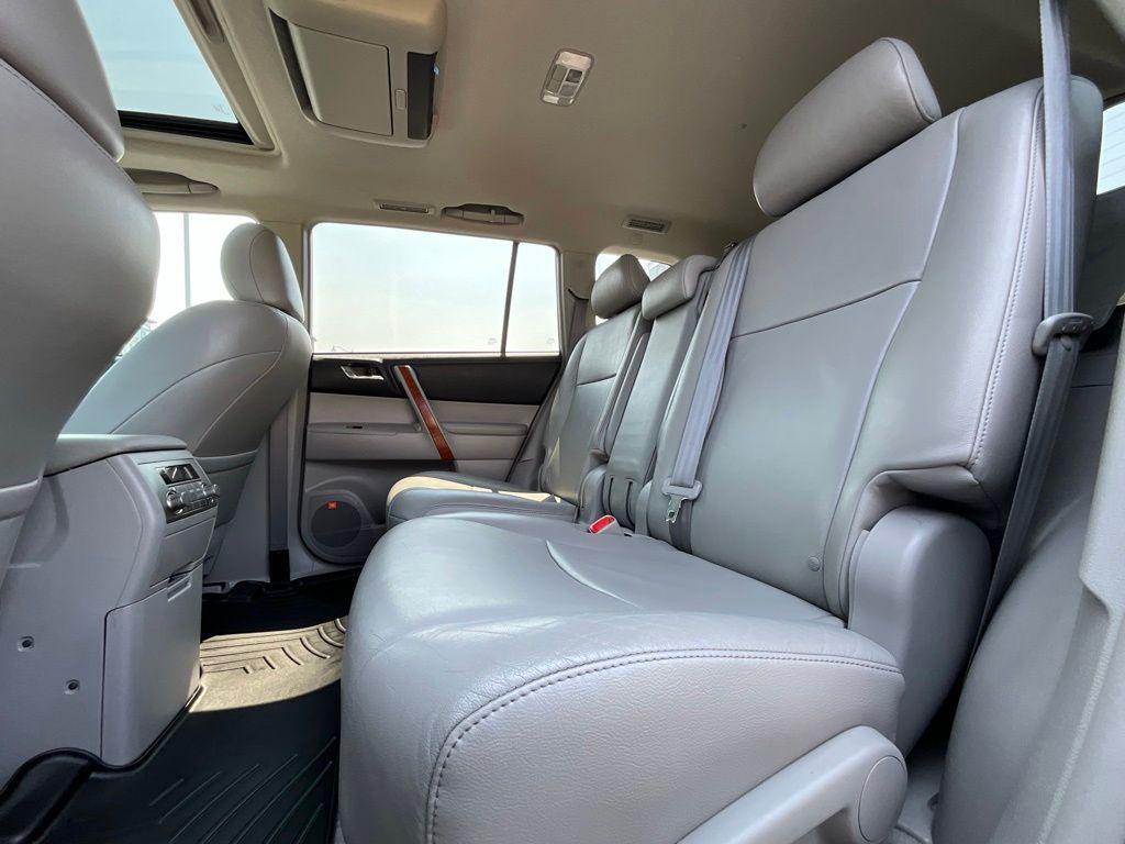 used 2010 Toyota Highlander car, priced at $16,980