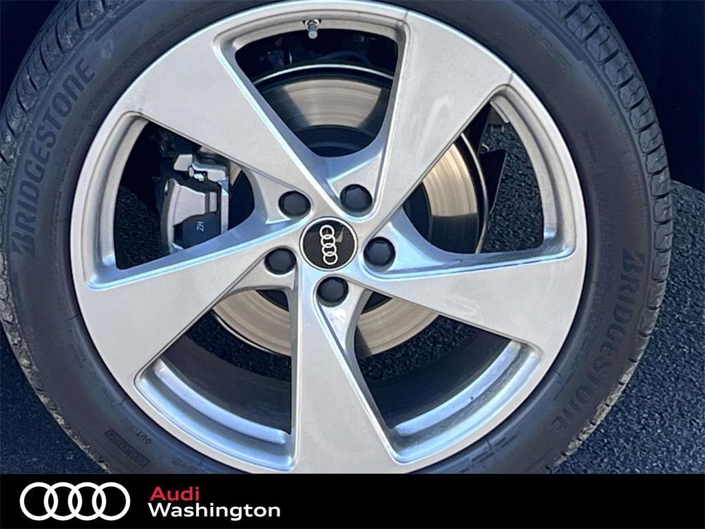 new 2025 Audi Q5 car, priced at $62,080