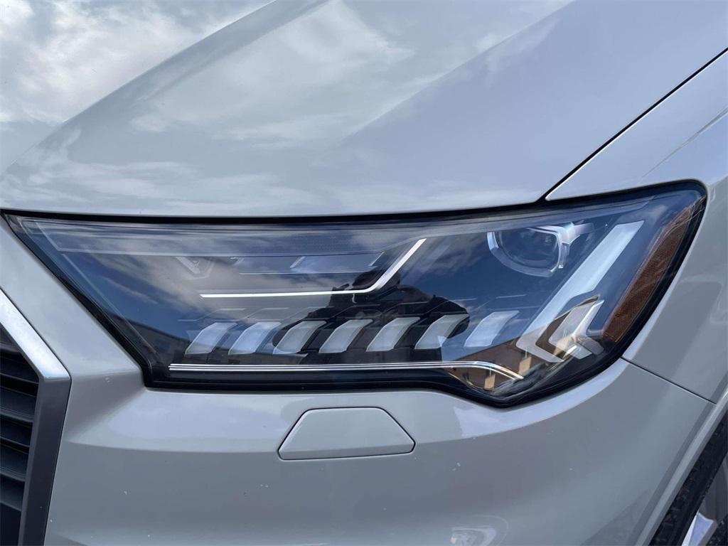 used 2024 Audi Q7 car, priced at $33,998