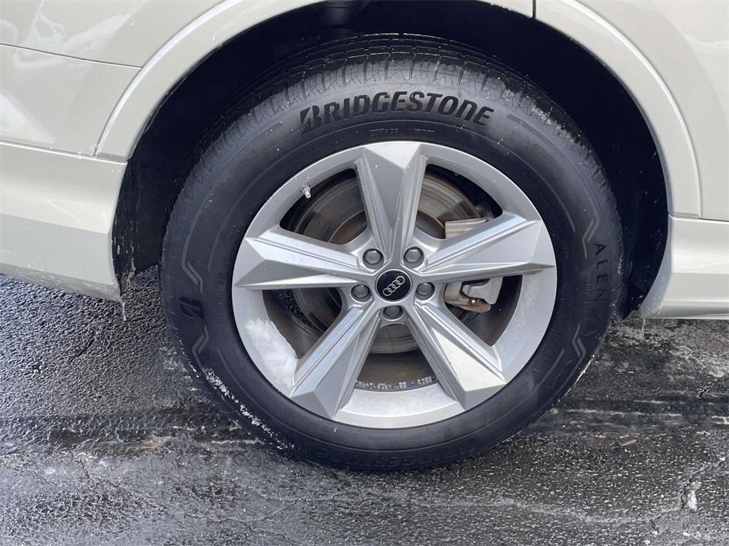 used 2024 Audi Q7 car, priced at $33,998