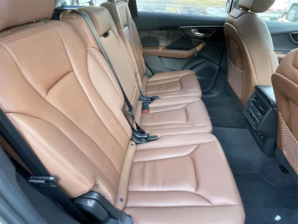 used 2024 Audi Q7 car, priced at $33,998