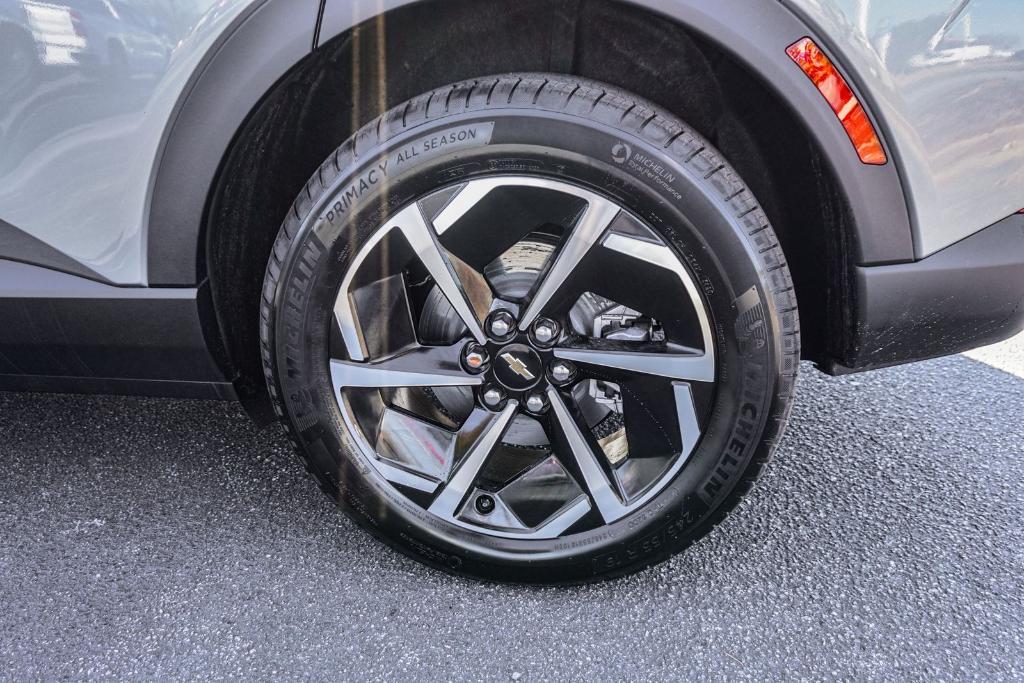 new 2026 Chevrolet Equinox EV car, priced at $32,600