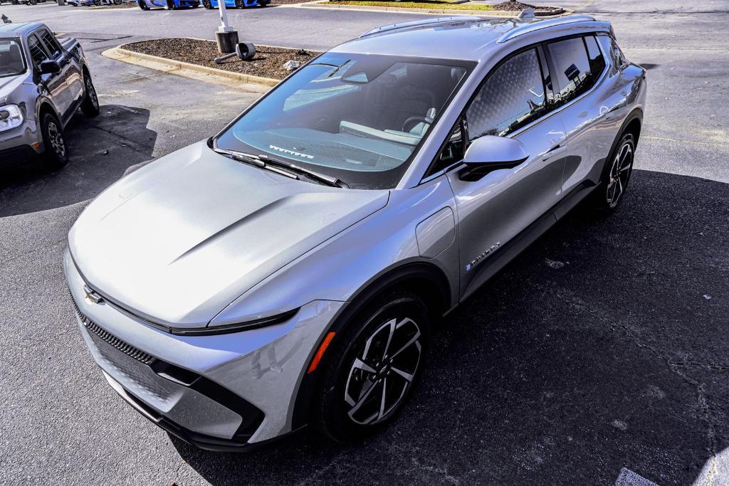new 2026 Chevrolet Equinox EV car, priced at $32,600