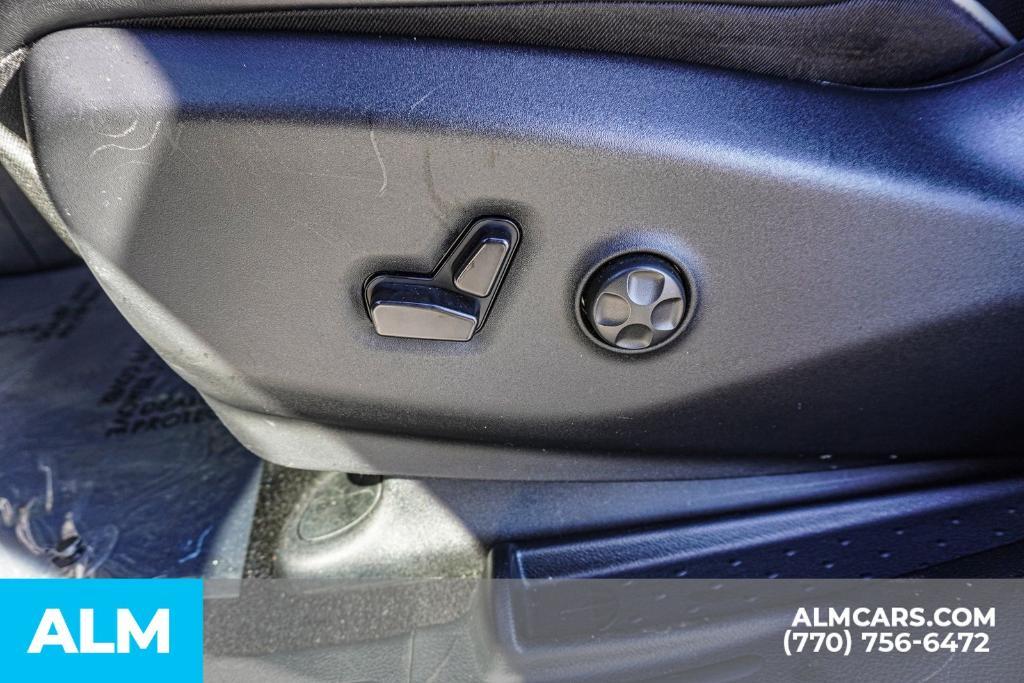 used 2025 Chrysler Pacifica car, priced at $32,920