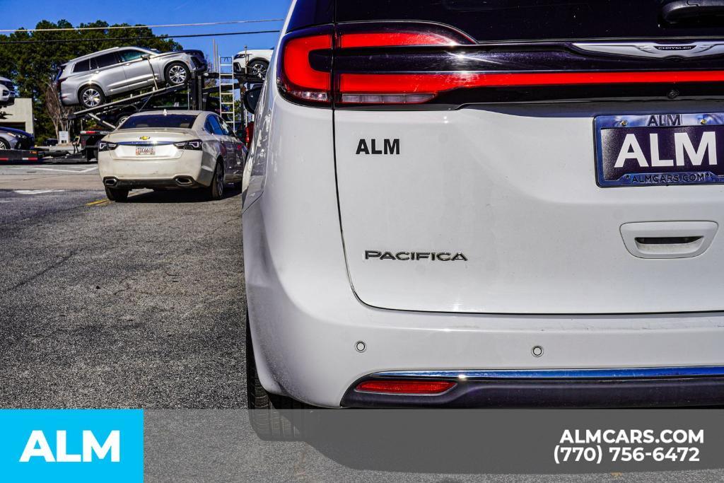used 2024 Chrysler Pacifica Hybrid car, priced at $25,564