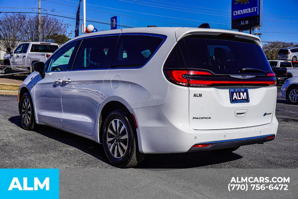 used 2024 Chrysler Pacifica Hybrid car, priced at $25,564