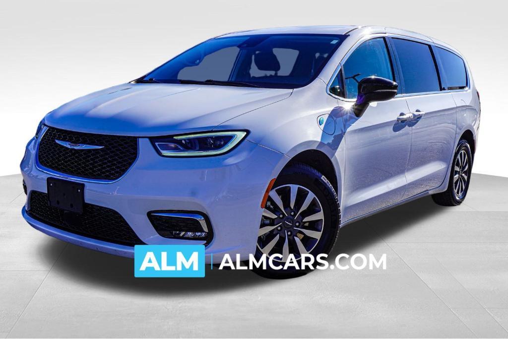 used 2024 Chrysler Pacifica Hybrid car, priced at $27,920