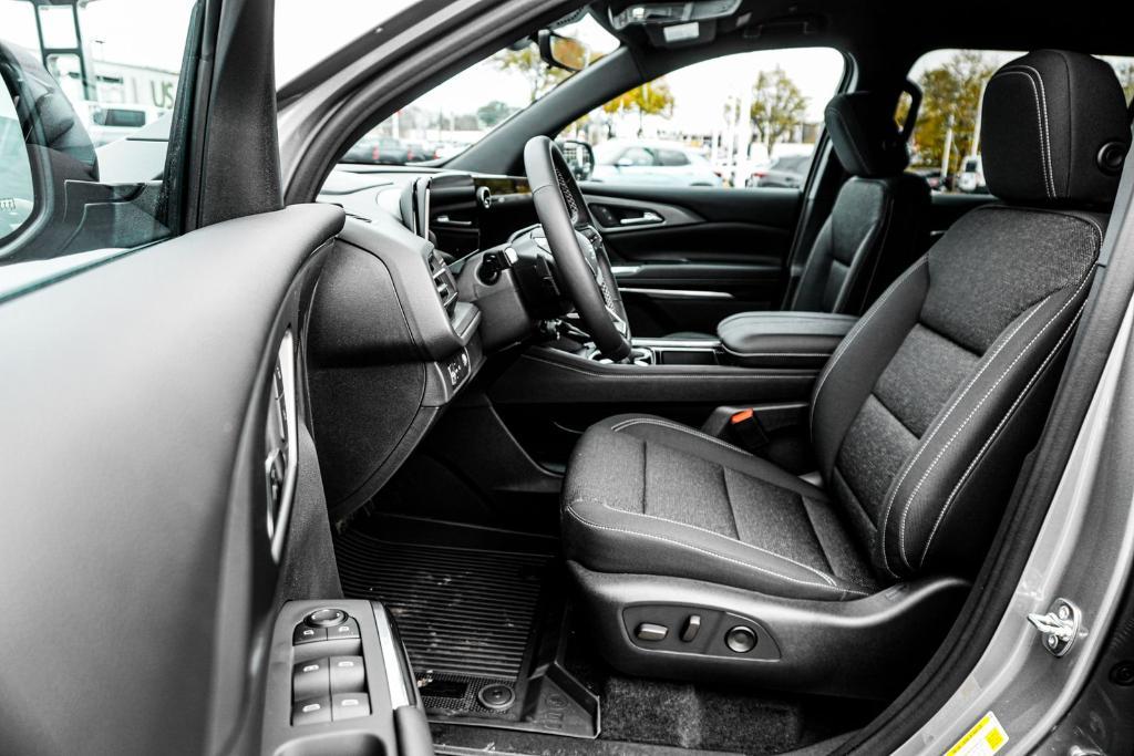 new 2026 Chevrolet Traverse car, priced at $45,651