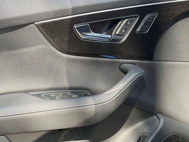 new 2026 Audi Q7 car, priced at $76,939