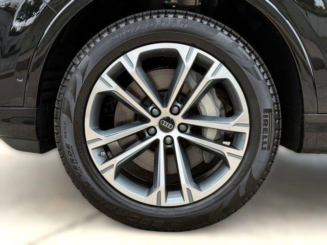 new 2026 Audi Q7 car, priced at $65,669