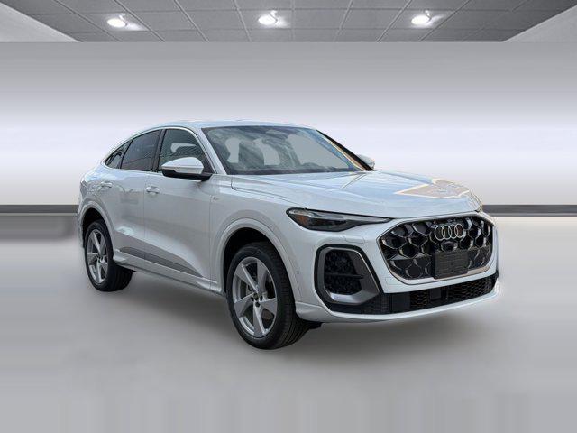 new 2025 Audi Q5 car, priced at $57,459